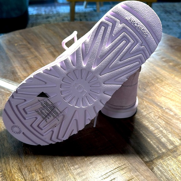 Women UGG Neumel Suede Booties - Picture 5 of 5